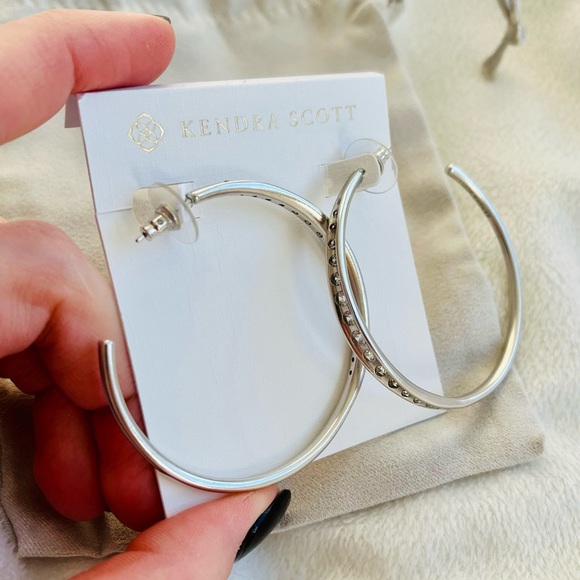 Kendra Scott Jewelry - NWT Kendra Scott Selena silver hoop earrings